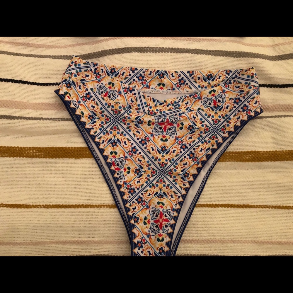 High-waisted bikini - Picture 4 of 6
